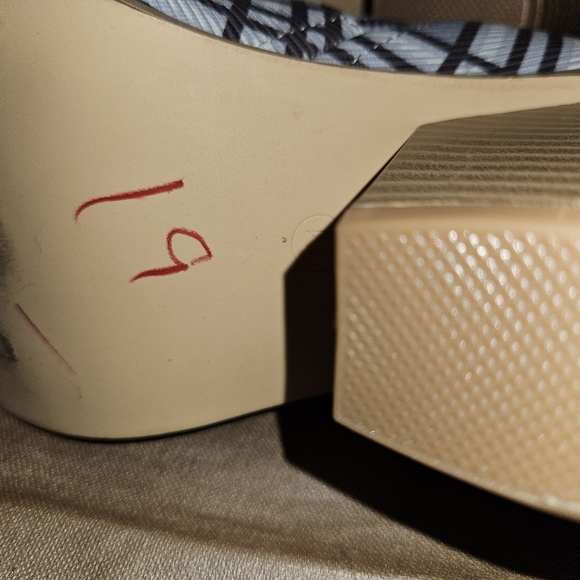 Cape Robbin Grey Plaid Cowgirl Boots, Like New - Picture 6 of 8